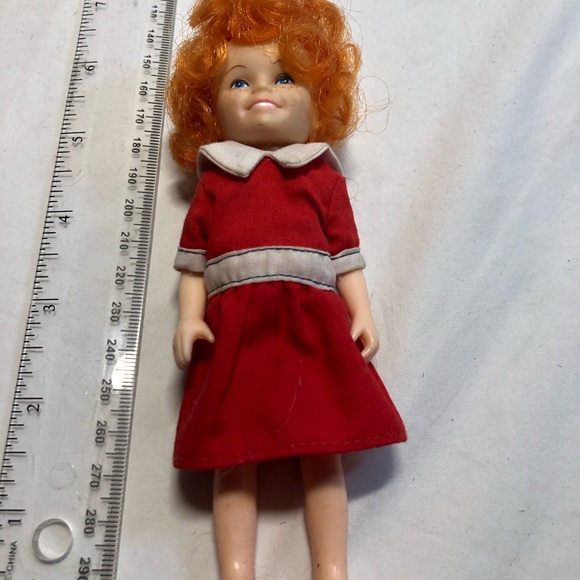 Vintage 1982 Knickerbicker Annie Doll 6” Plastic Doll missing shoes/socks - Picture 4 of 6